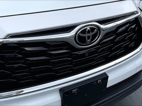Used 2022 Toyota Highlander Limited AWD/4WD image 29