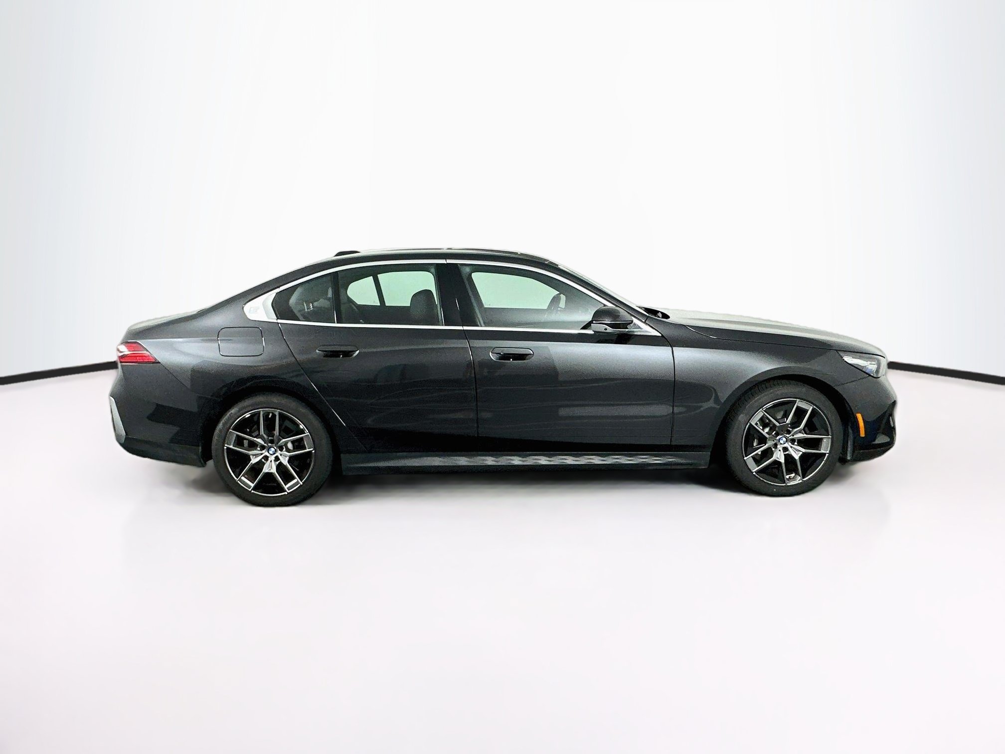 Used 2026 BMW 530i RWD image 10