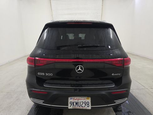 Used 2023 Mercedes-Benz EQB 300 4MATIC image 5