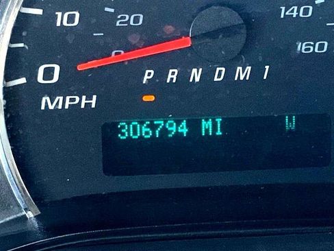 Used 2014 Chevrolet Express 2500 image 16