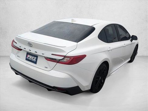 Used 2025 Toyota Camry SE w/ Convenience Package FWD image 5