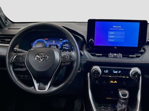 Used 2025 Toyota RAV4 XSE AWD/4WD image 21