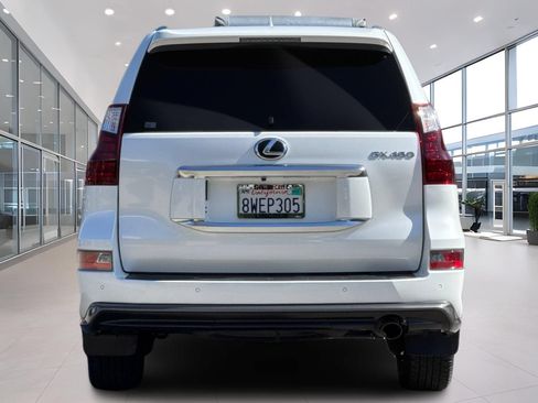 Used 2021 Lexus GX 460 Premium w/ Accessory Package AWD/4WD image 5