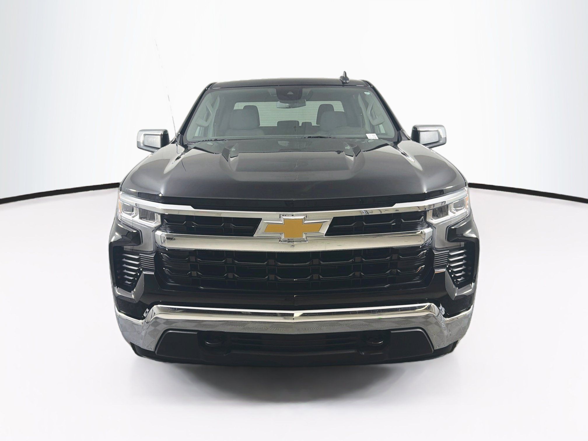 Used 2024 Chevrolet Silverado 1500 LT AWD/4WD image 2
