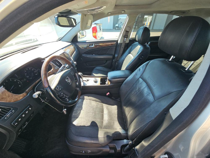 Used 2011 Hyundai Equus Signature RWD image 6