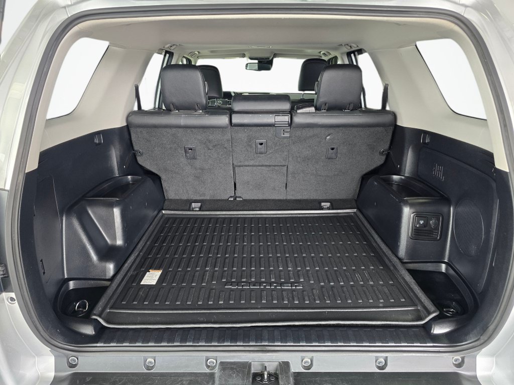 Used 2021 Toyota 4Runner Limited AWD/4WD image 16