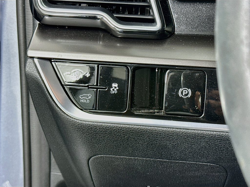 Used 2025 Kia Sportage EX w/ Premium Package FWD image 10