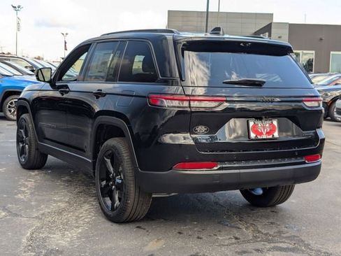 New 2025 Jeep Grand Cherokee Limited w/ Luxury Tech Group II image 5