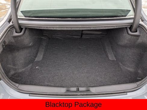 Used 2022 Dodge Charger SXT w/ Blacktop Package image 9