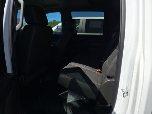 New 2024 GMC Sierra 3500 Pro w/ Convenience Package image 17