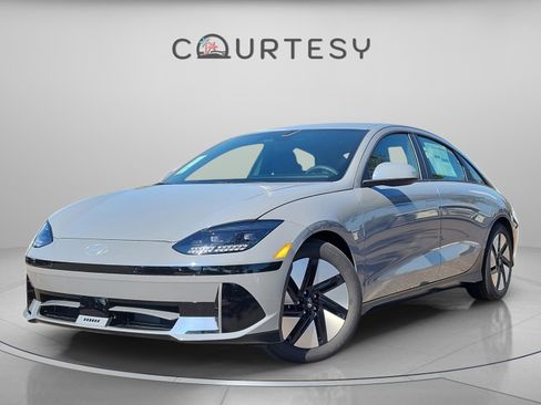 New 2025 Hyundai Ioniq 6 SE image 1