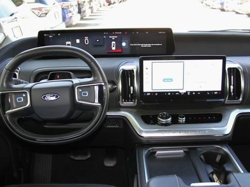 Used 2025 Ford Expedition Max Platinum AWD/4WD image 25