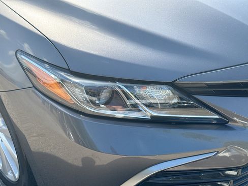 Used 2021 Toyota Camry LE FWD image 33