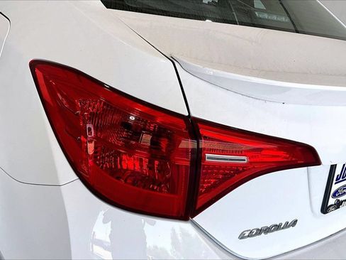 Used 2017 Toyota Corolla SE FWD image 13