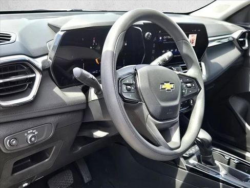 Used 2025 Chevrolet TrailBlazer LT w/ Driver Confidence Package AWD/4WD image 11