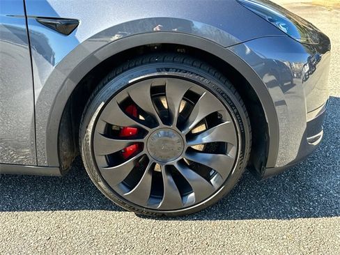 Used 2023 Tesla Model Y Performance image 13