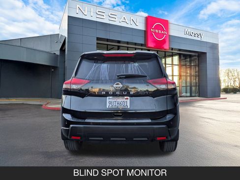 Certified 2025 Nissan Rogue SV image 9