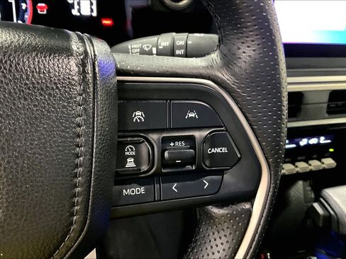 Certified 2025 Toyota 4Runner SR5 AWD/4WD image 23
