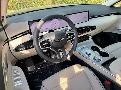 New 2026 Genesis GV70 2.5T Advanced image 2