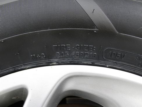 Used 2024 Chrysler Pacifica Limited image 42