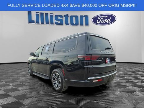 Used 2024 Jeep Wagoneer L Series II w/ Flexible Seating Group image 4