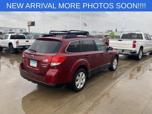 Used 2011 Subaru Outback 2.5i Premium AWD/4WD image 3