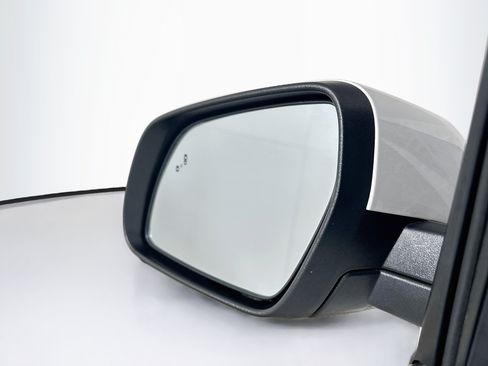 Used 2025 Hyundai Venue SEL FWD image 16