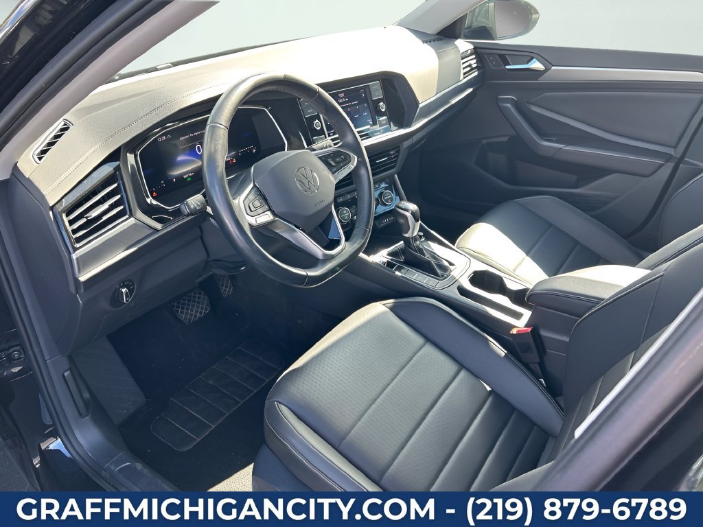 Used 2024 Volkswagen Jetta SE FWD image 12