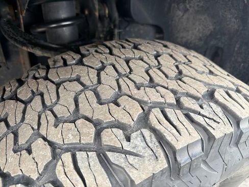 Used 2018 Ford F150 Raptor w/ Equipment Group 802A Luxury image 32