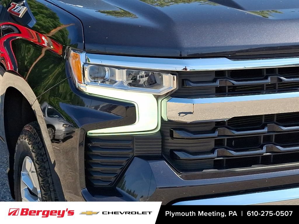 Certified 2023 Chevrolet Silverado 1500 LT w/ Z71 Off-Road Package AWD/4WD image 11
