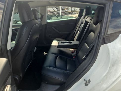 Used 2021 Tesla Model 3 Standard Range Plus RWD image 9