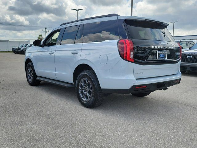 Certified 2025 Ford Expedition Active RWD image 4