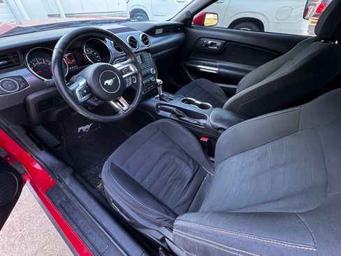 Used 2017 Ford Mustang Coupe RWD image 8