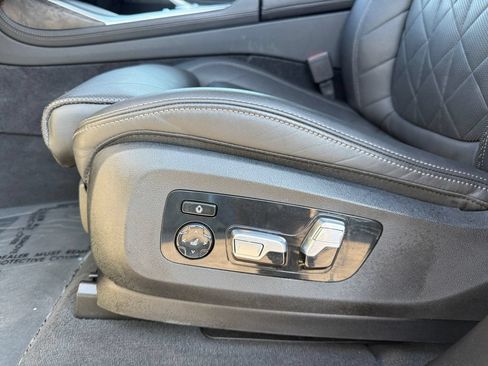 Used 2024 BMW X7 xDrive40i w/ Parking Assistance Package AWD/4WD image 10