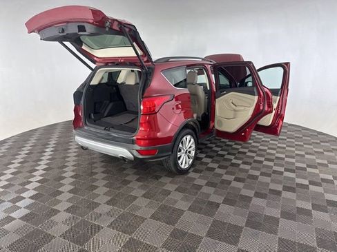 Used 2019 Ford Escape SEL AWD/4WD image 16