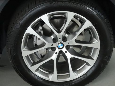 Used 2024 BMW X5 xDrive40i w/ Premium Package AWD/4WD image 11