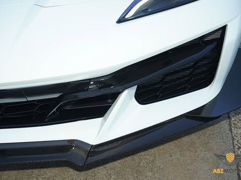 Used 2026 Chevrolet Corvette ZR1 w/ ZR1 Carbon Fiber Aero Package image 2