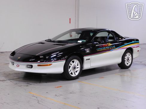 Used 1993 Chevrolet Camaro Z28 image 2
