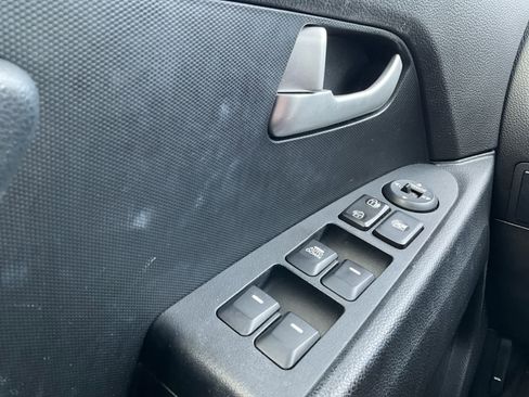 Used 2014 Kia Sportage LX FWD image 21