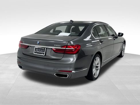 Used 2019 BMW 750i xDrive w/ Executive Package image 7