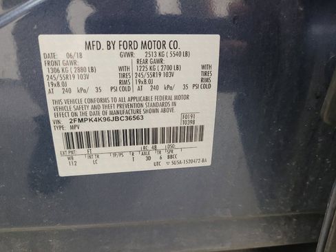 Used 2018 Ford Edge Titanium w/ Cold Weather Package AWD/4WD image 33