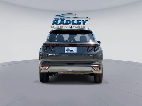 Used 2025 Hyundai Tucson Limited AWD/4WD image 3