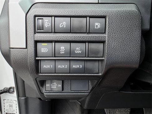 Certified 2025 Toyota Tacoma TRD Off-Road image 23