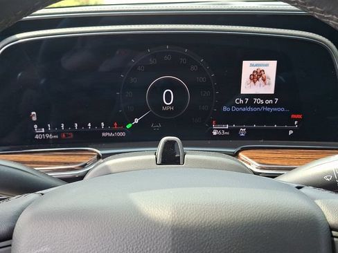 Used 2023 Cadillac Escalade ESV Premium Luxury AWD/4WD image 19