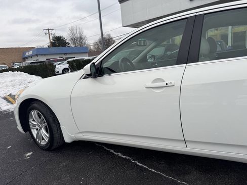 Used 2011 INFINITI G37 x w/ Premium Pkg image 5