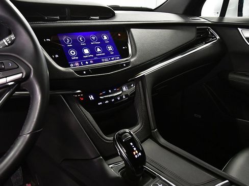 Used 2024 Cadillac XT6 Luxury w/ LPO, Floor Liner Package image 22