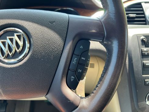 Used 2011 Buick Enclave CXL FWD image 23