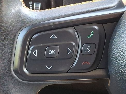 Used 2024 Jeep Wrangler Unlimited w/ Convenience Group AWD/4WD image 20