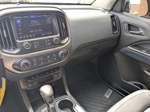 Used 2022 Chevrolet Colorado Z71 AWD/4WD image 13