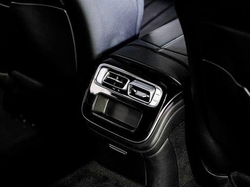 Used 2022 Mercedes-Benz S 580 4MATIC Sedan w/ AMG Line Package image 35